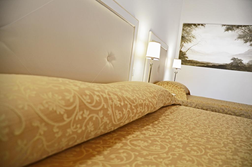 Hotel Villa Borghesi Corte dei Cortesi Room photo